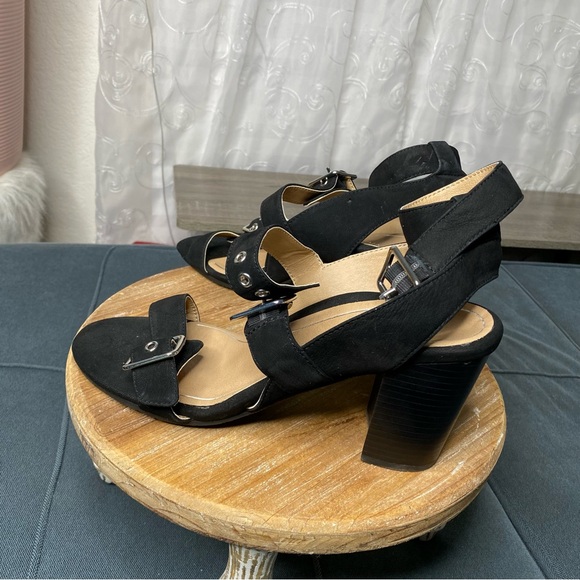 Vionic, black suede sandals ankle strap size 9 1/2 heel 3.5 inches great shape - Picture 4 of 8